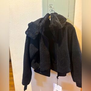 NEW NEVER WORN alo foxy sherpa jacket